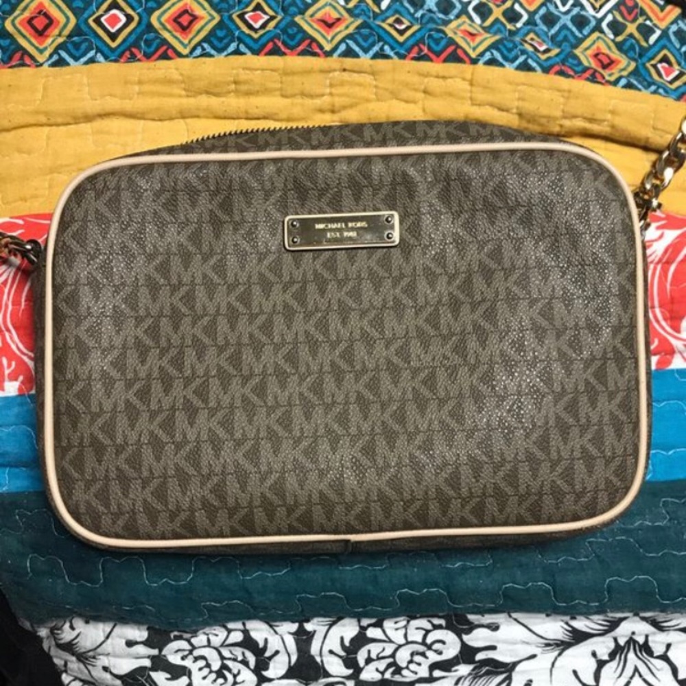 Micheal Kors Purse